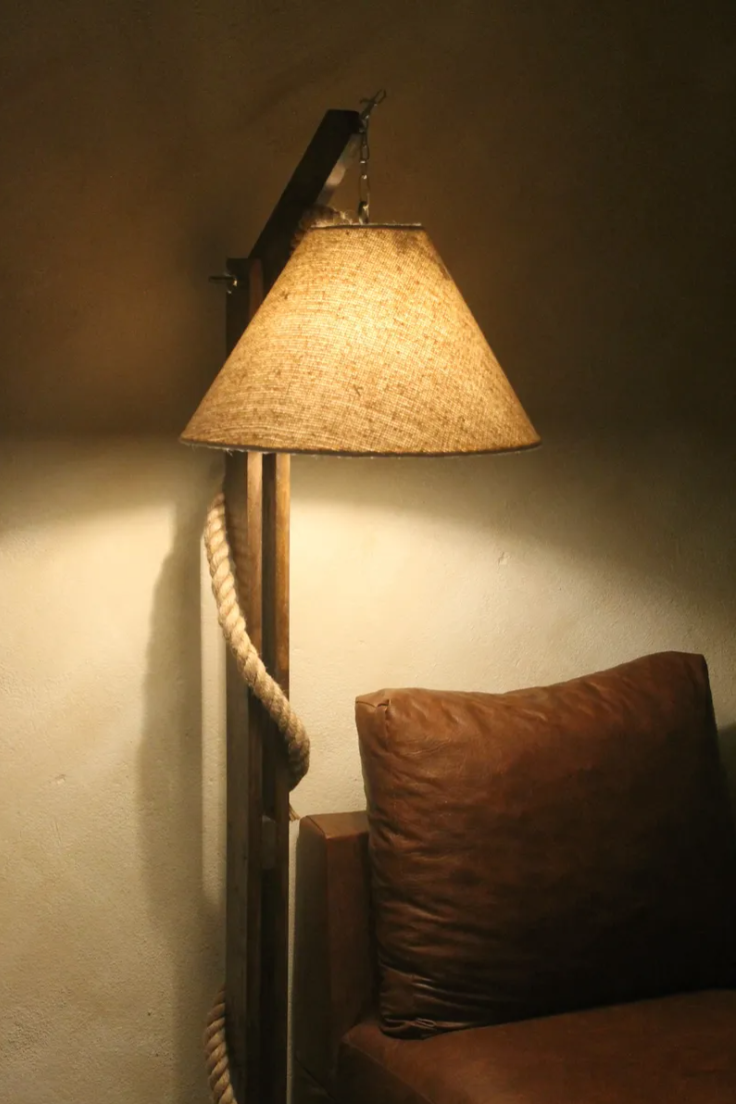 Lámpara de Piso “Faro de Tierra”  – 1 Foco – 150 cm