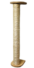 Cargar imagen en el visor de la galería, Rascador de Pared con Cuerda de Henequén (60 cm) – Cálicat
