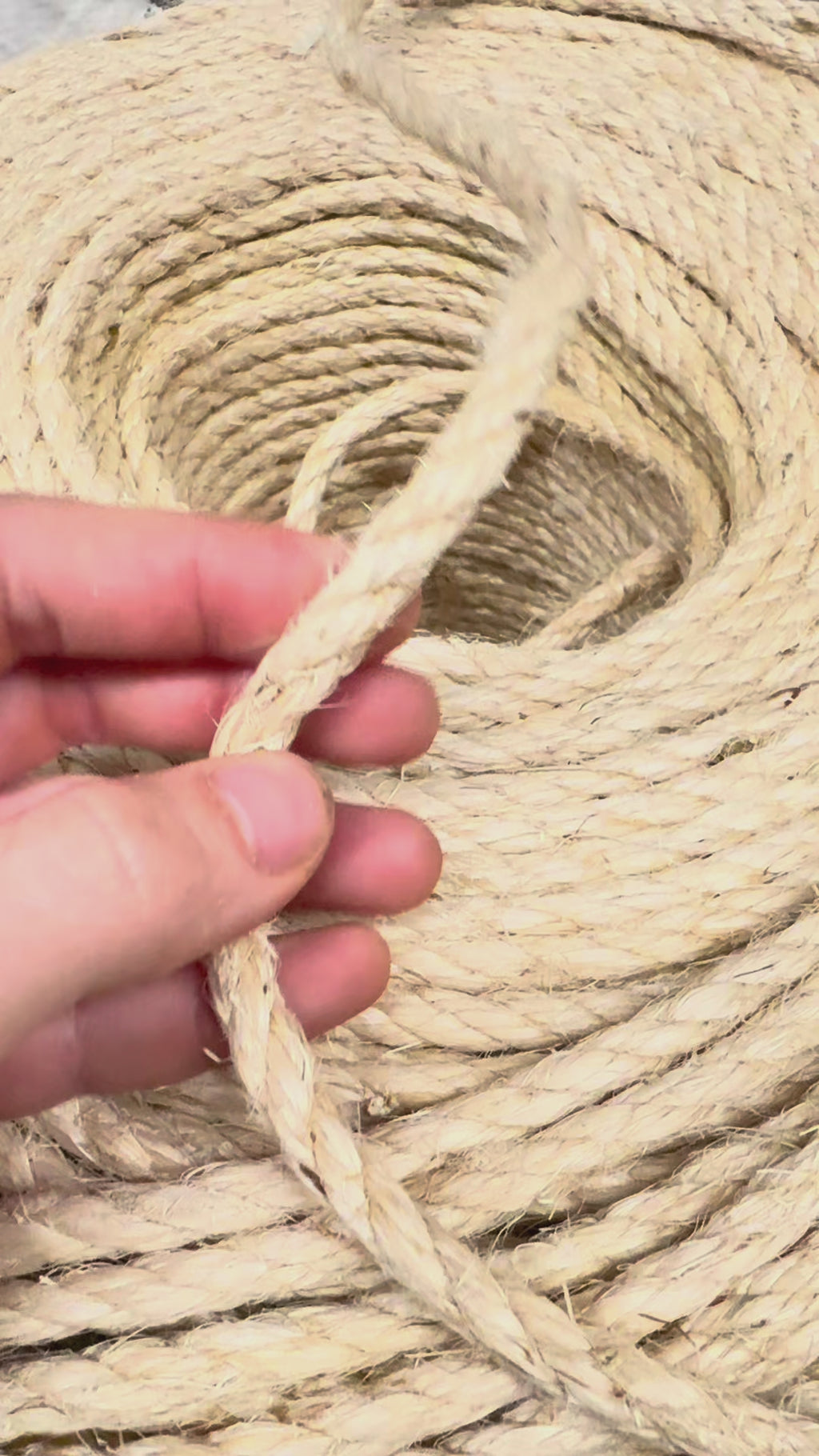 Roll of Henequen / Ixtle / Sisal Rope – Natural Twine 8 mm (5/16") – 25 kg